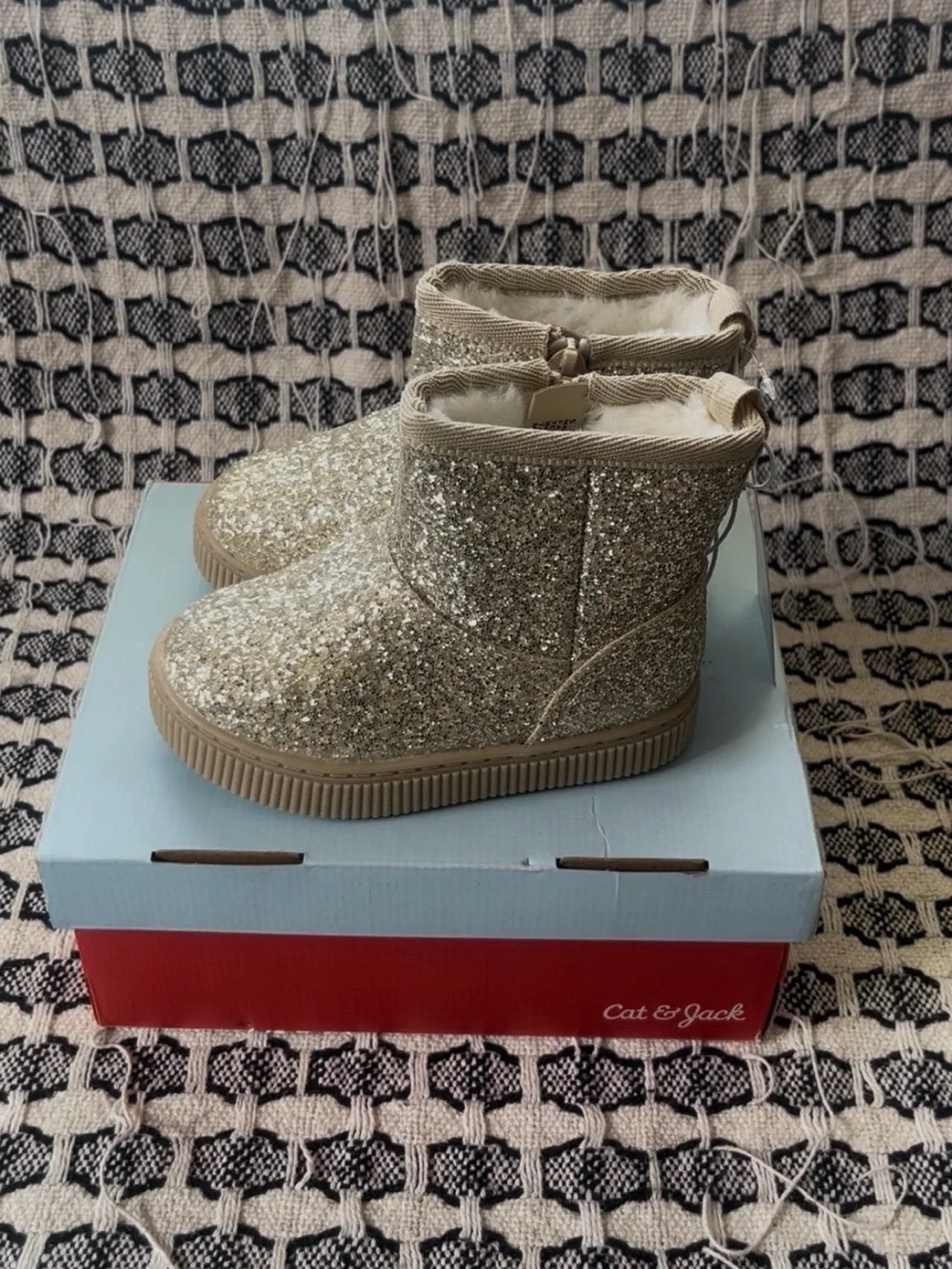 Cat & Jack Girls' Gold Glitter Pull-On Arlo Boots